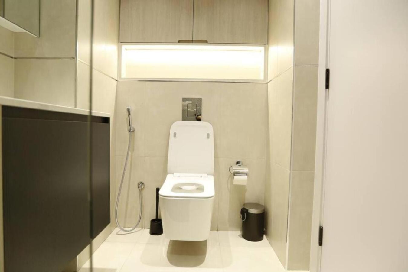 شقة Brown Stone - Gardens Metro Station Westwood دبي