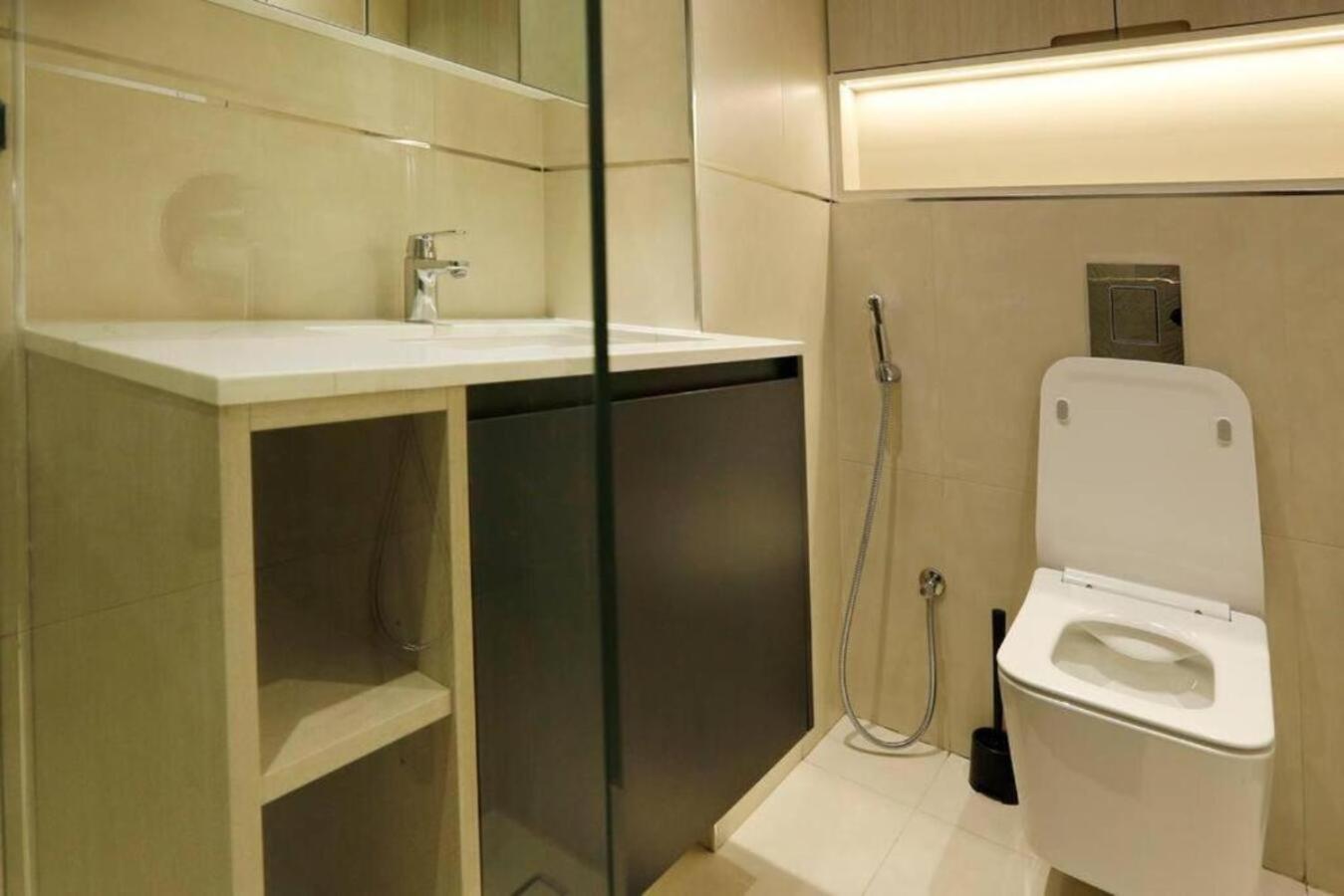 شقة Brown Stone - Gardens Metro Station Westwood دبي
